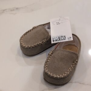 H&M Kids Moccasins in Tan Size 2-3
